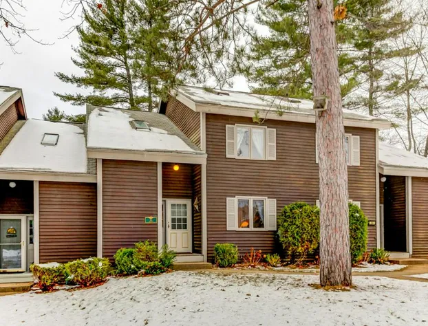 2G Village Way hotel detail image 4