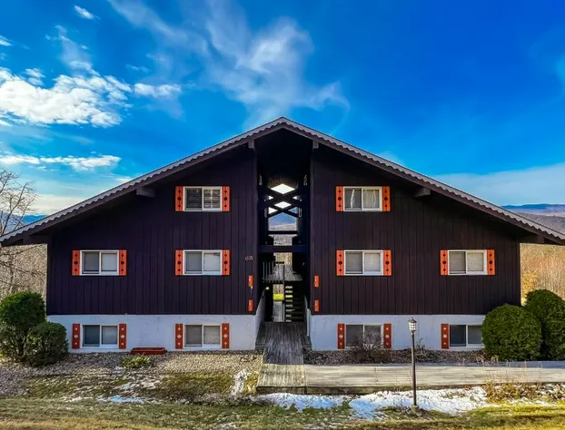 6B-2 Summit Vista hotel detail image 2