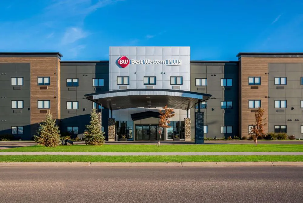 Best Western Plus Winkler hotel hero