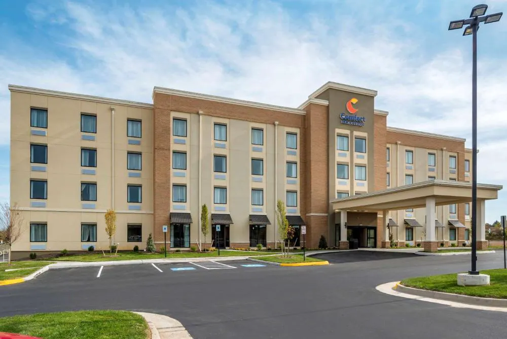 Comfort Inn & Suites Winchester hotel hero
