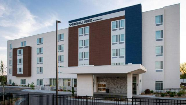 SpringHill Suites by Marriott Kansas City North hotel detail image 2