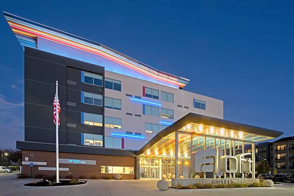 Aloft Omaha Aksarben Village hotel hero