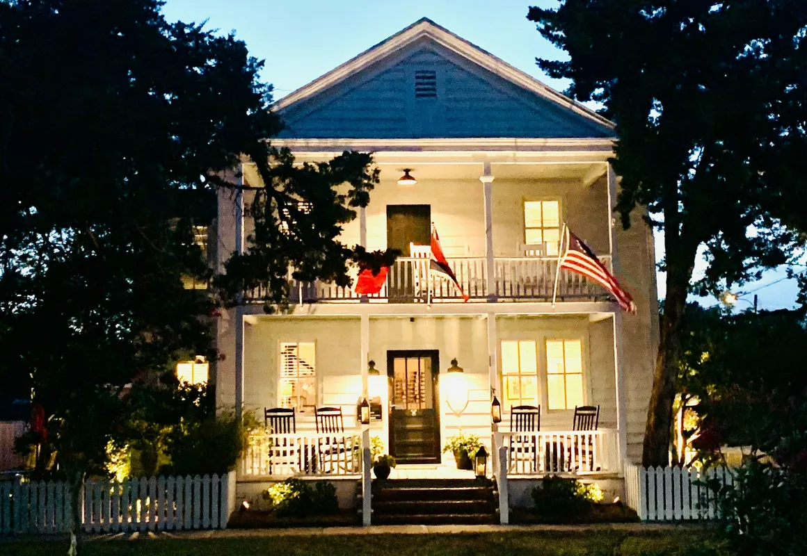 Inn on Turner hotel hero