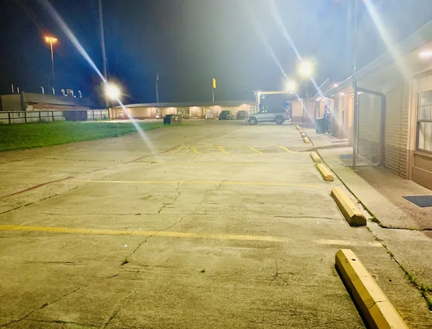 Embassy motel hotel detail image 3