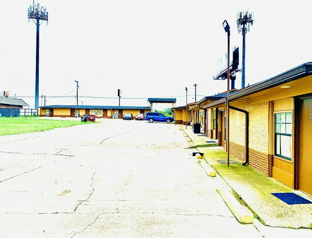 Embassy motel hotel detail image 1