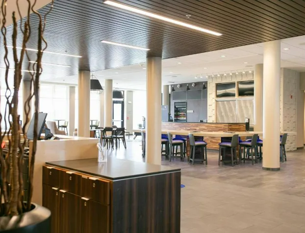 Courtyard by Marriott Elkhart hotel detail image 1