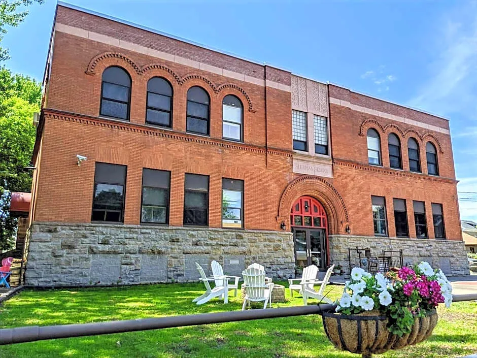 Sherman Inn hotel hero