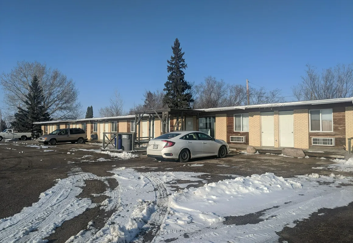 HI-WAY 4 Motel hotel hero