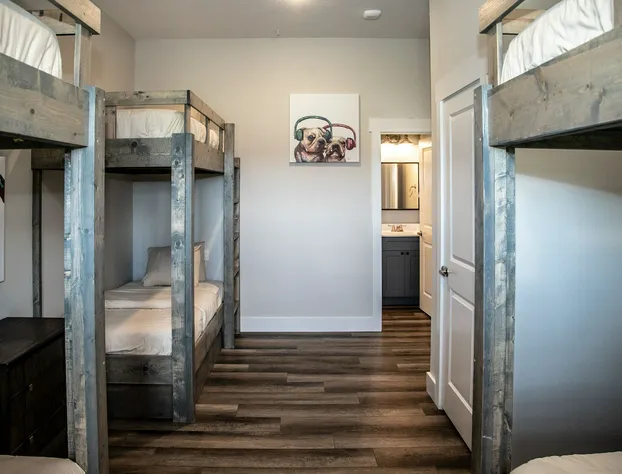 Reunion Lodges at Thousand Hills hotel detail image 3