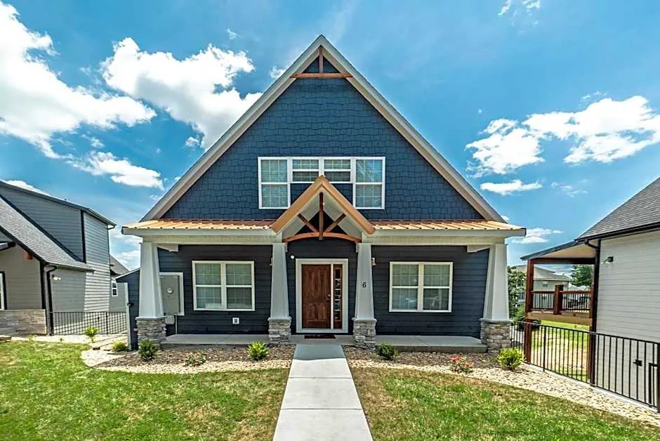 Reunion Lodges at Thousand Hills hotel hero