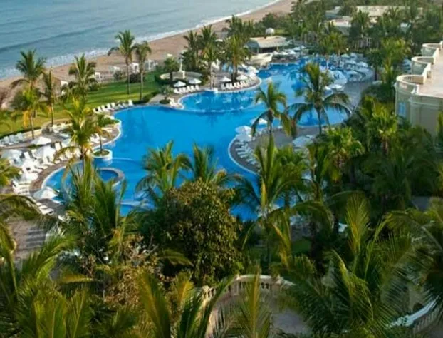 Condo EM hotel detail image 1