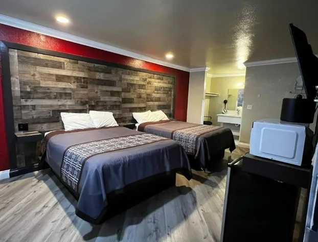 New American Inn and Suites hotel detail image 4