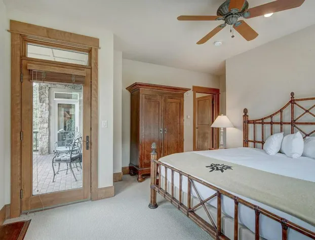 Premier 3 Bedroom Ski in, Ski out Lone Eagle Condo With the Best Access to Skiing in Keystone hotel detail image 2