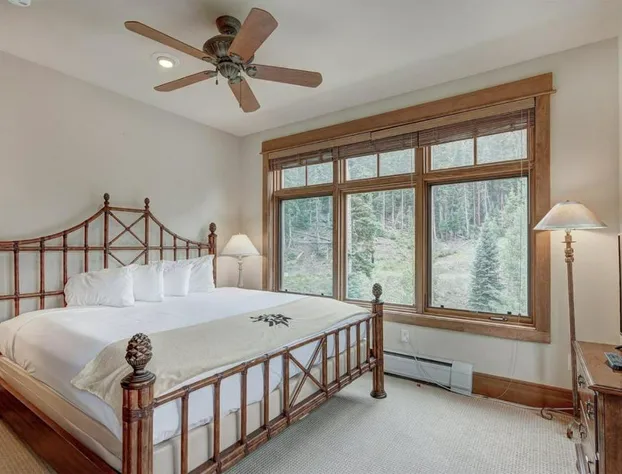 Premier 3 Bedroom Ski in, Ski out Lone Eagle Condo With the Best Access to Skiing in Keystone hotel detail image 4