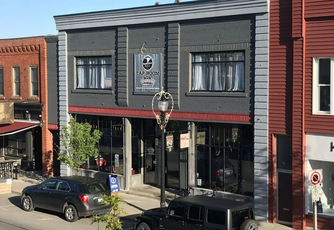 Distinctive Inns of Kingsville Inn15 hotel hero