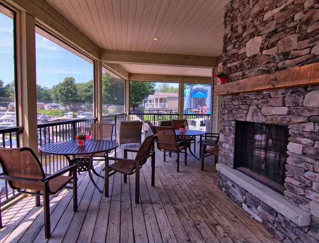 Great Blue Resorts Shamrock Bay Resort hotel detail image 4