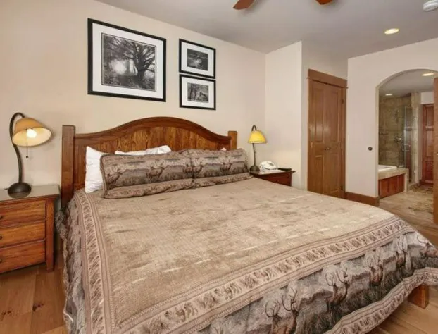Premier 2 Bedroom Ski in, Ski out Lone Eagle Condo With the Best Access to Skiing in Keystone hotel detail image 3