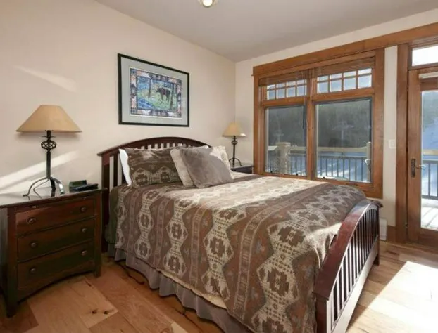 Premier 2 Bedroom Ski in, Ski out Lone Eagle Condo With the Best Access to Skiing in Keystone hotel detail image 4