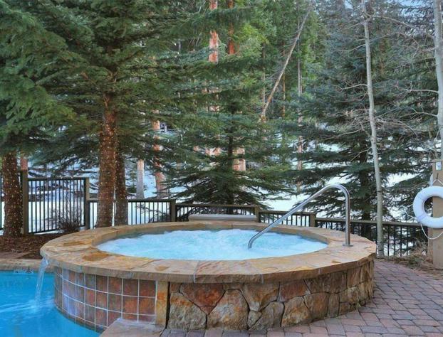 Premier 2 Bedroom Ski in, Ski out Lone Eagle Condo With the Best Access to Skiing in Keystone hotel detail image 4