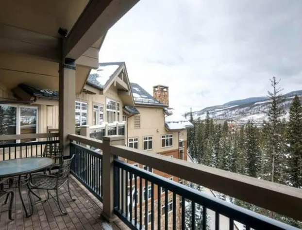 Premier 2 Bedroom Ski in, Ski out Lone Eagle Condo With the Best Access to Skiing in Keystone hotel detail image 2