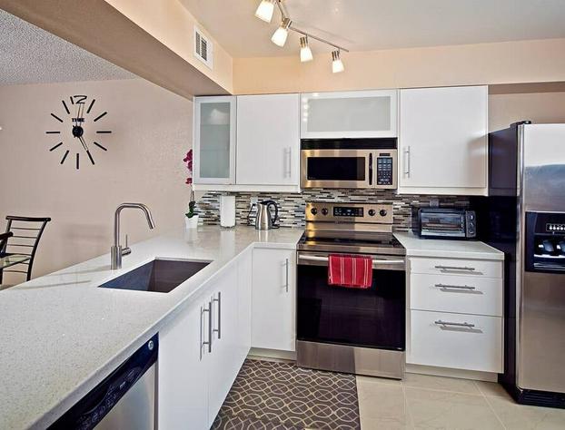 Tempe Escape · Prime Location, Sparkling Pool, Bbq, Tennis Court hotel detail image 3