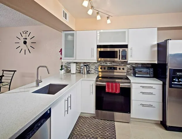 Tempe Escape · Prime Location, Sparkling Pool, Bbq, Tennis Court hotel detail image 3