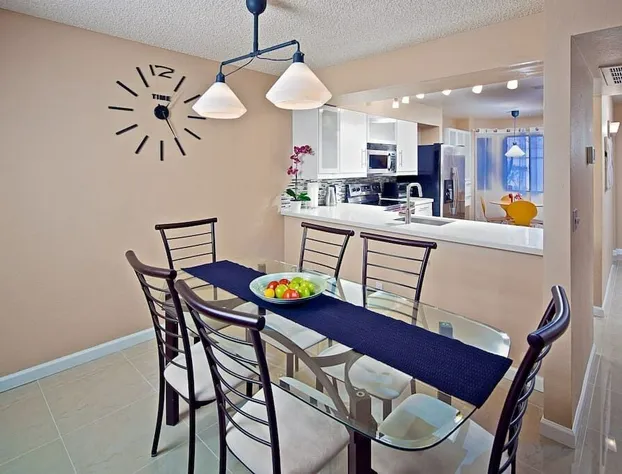 Tempe Escape · Prime Location, Sparkling Pool, Bbq, Tennis Court hotel detail image 4