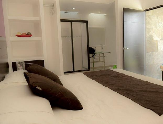 Suites Milán Room hotel detail image 2
