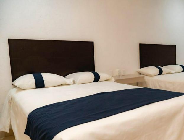 Suites Milán Room hotel detail image 3