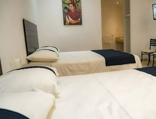 Suites Milán Room hotel detail image 1