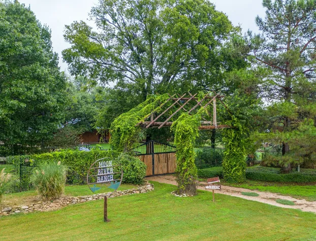 Moon River Ranch hotel detail image 1