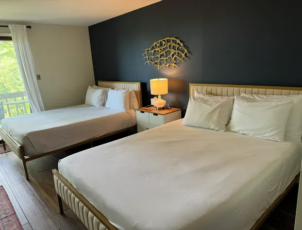 Sunset Condominiums hotel detail image 4