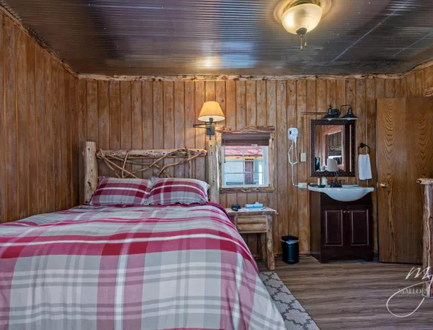 Log Cabin Inn hotel detail image 2