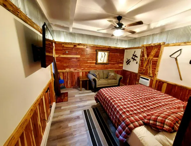 Log Cabin Inn hotel detail image 4