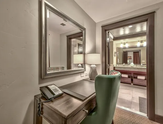 Mid-mountain Escape With Ritz Amenities 2 Bedroom Condo by RedAwning hotel detail image 3