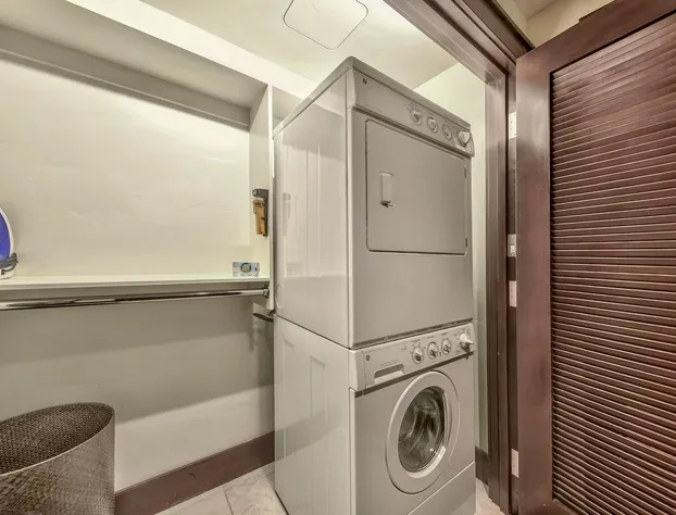 Mid-mountain Escape With Ritz Amenities 2 Bedroom Condo by RedAwning hotel detail image 4