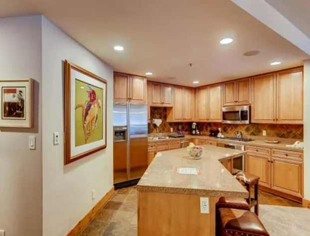 Premier 2 Bedroom Ski in, Ski out Vacation Rental at the Timbers With the Best Access to Skiing in Keystone hotel detail image 4