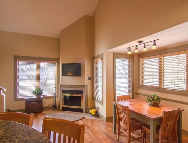 Spacious 2 Bed At Crystal Mountain Resort 2 Bedroom Condo by RedAwning hotel detail image 1