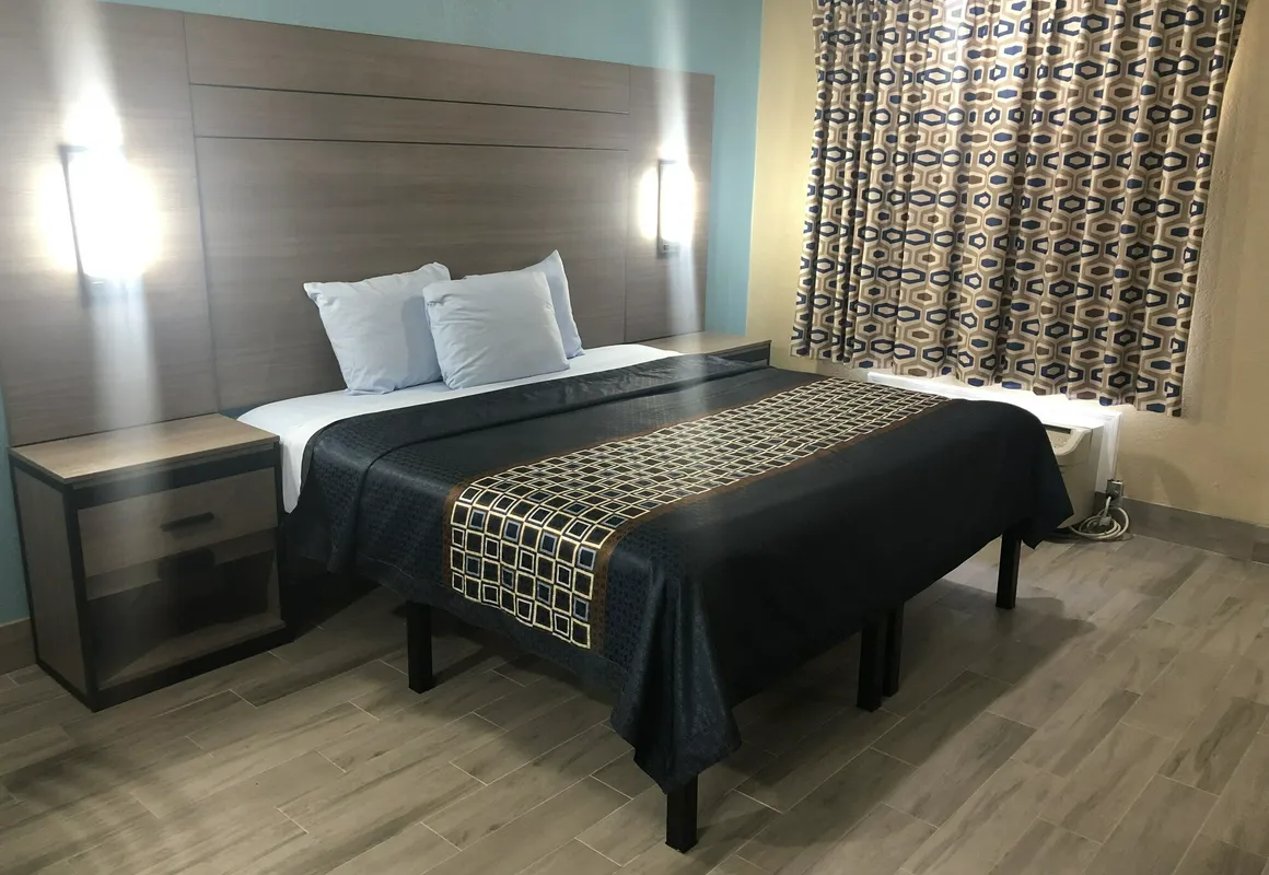 Luxury Inn & Suites hotel hero