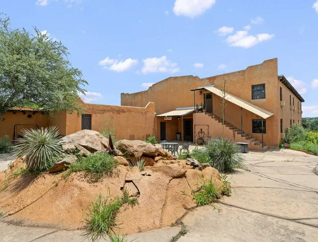 The Trois Estate at Enchanted Rock hotel detail image 2