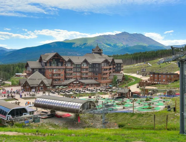 One Ski Hill Place, a RockResort, by Vail Resorts hotel detail image 2