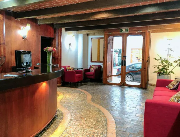 Plaza Magnolias Suites hotel detail image 4