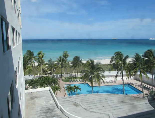 Beach Front Studio hotel detail image 4