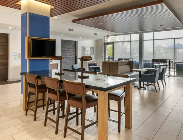 Holiday Inn Express & Suites Lancaster - Mount Joy by IHG hotel detail image 2