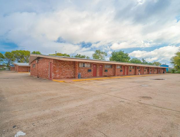 Town & Country Motel Bossier City by OYO hotel detail image 1