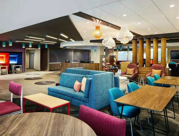 Tru by Hilton Charleston Airport hotel detail image 3