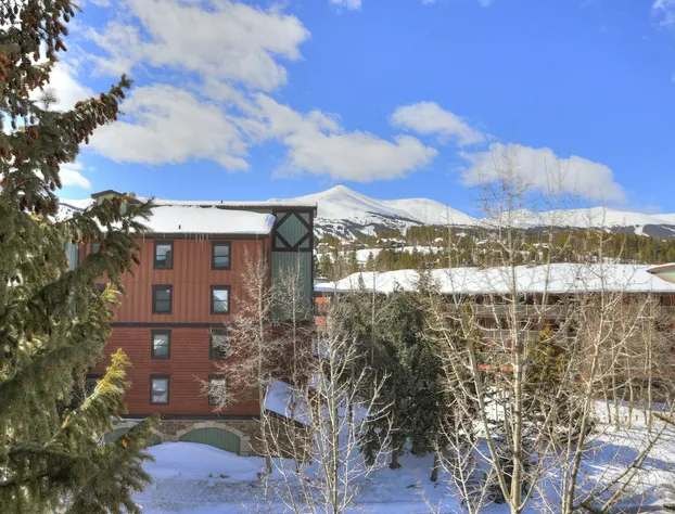 4br Renovated - Sleeps 12- Downtown Breck by RedAwning hotel detail image 1