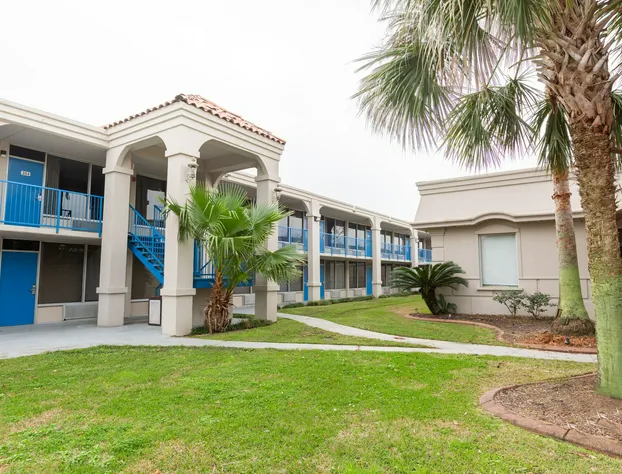 Travelodge by Wyndham Baton Rouge East hotel detail image 1