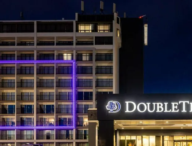 DoubleTree by Hilton Calgary North hotel detail image 1