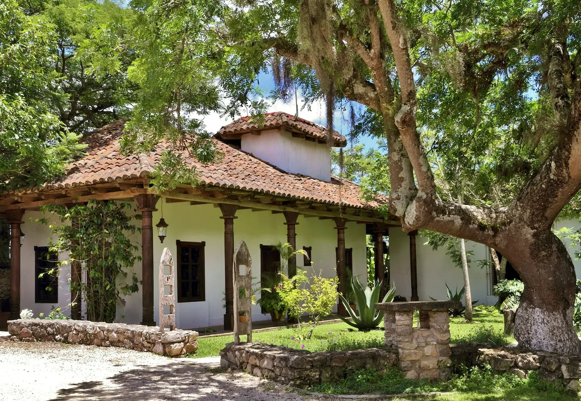 Parador-Museo Santa Maria hotel hero